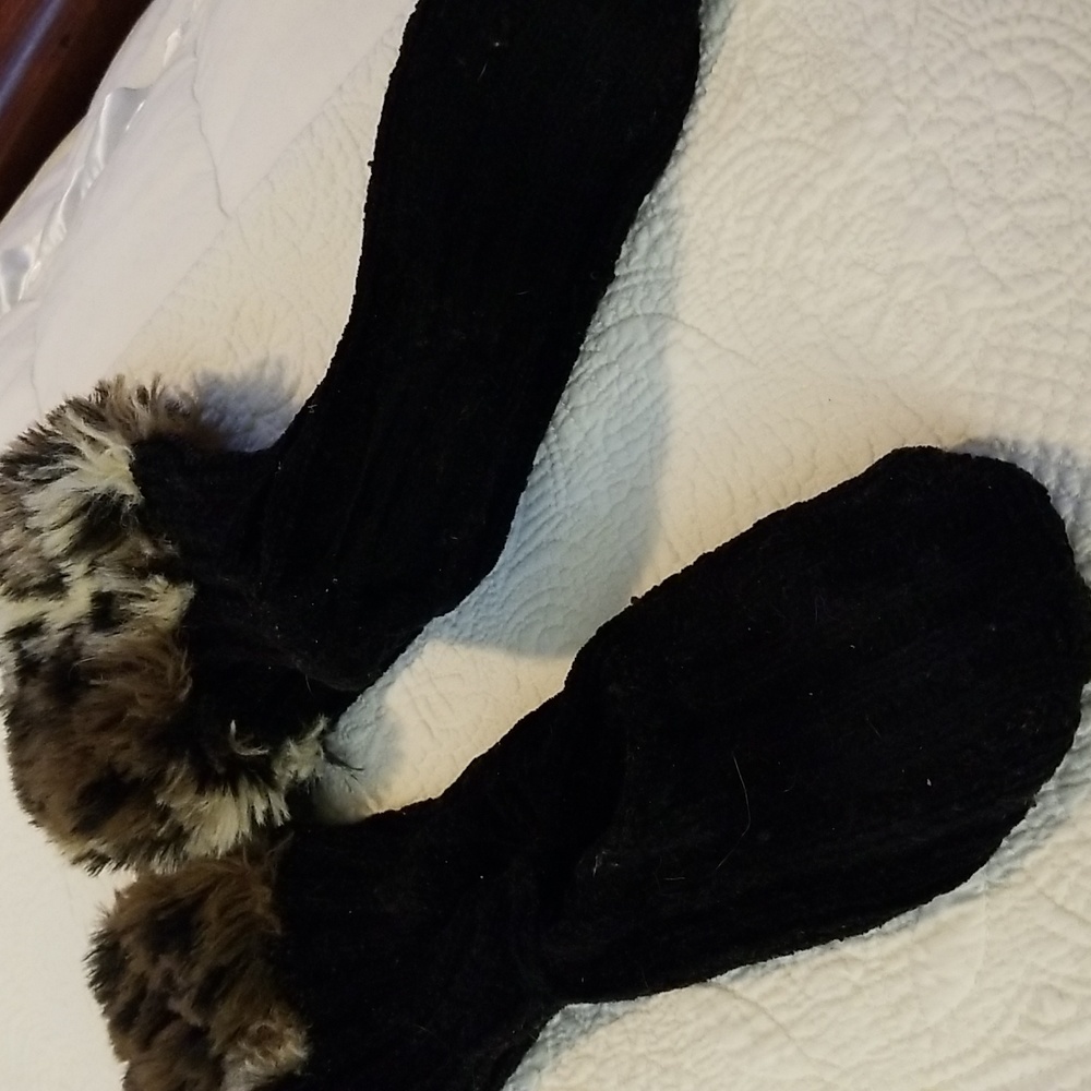 Slippers - Picture 2 of 2